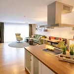 アパート Grosse Familienwohnung Nahe Europa-park Mit Terasse & Garten シュヴァナウ