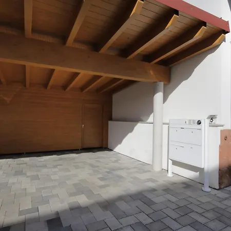 Grosse Familienwohnung Nahe Europa-park Mit Terasse & Garten アパート *